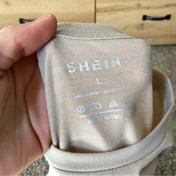 Oversized beige tee - Picture 2 of 2